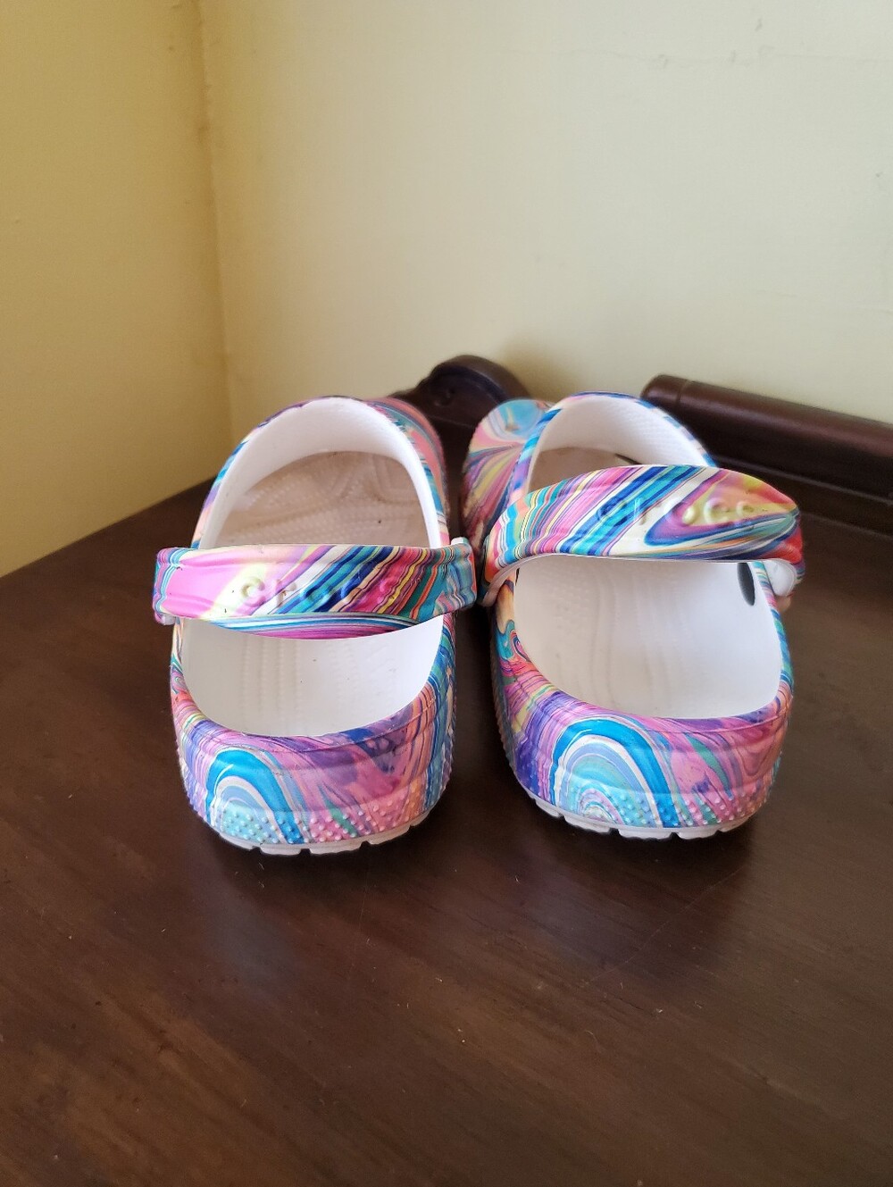 Crocs Classic Clogs Shoes Out Of This World‎ II Sz 7 Multi Color Swirl - Picture 3 of 5
